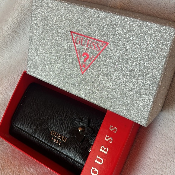 Guess Black Flower Wallet - Picture 3 of 6